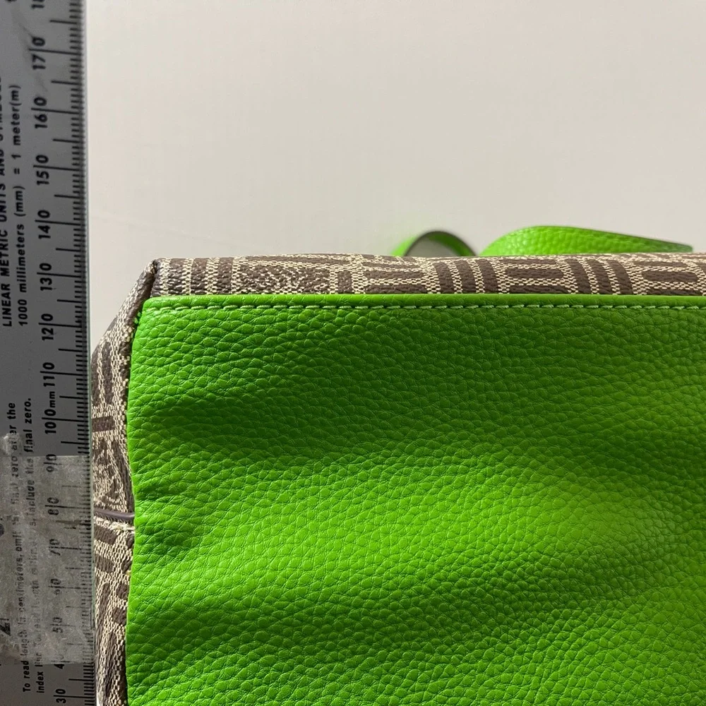 Anne Klein‎ Monogram Tote w/ Green Trim & ID Wallet | Zip Top